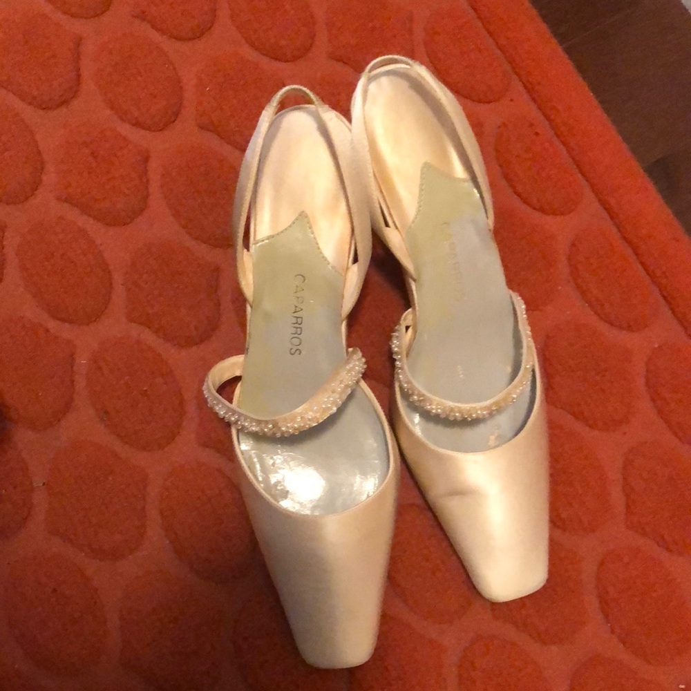 Caparros ivory silk shoes size 7 1/2